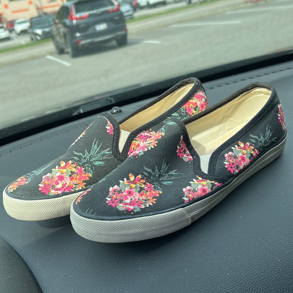 American Eagle Floral Pineapple Slip-On Shoes